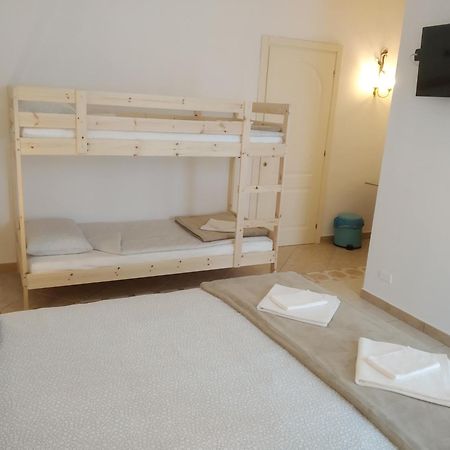 Atelier Bed&Bed Ξενοδοχείο Μεσίνα Δωμάτιο φωτογραφία